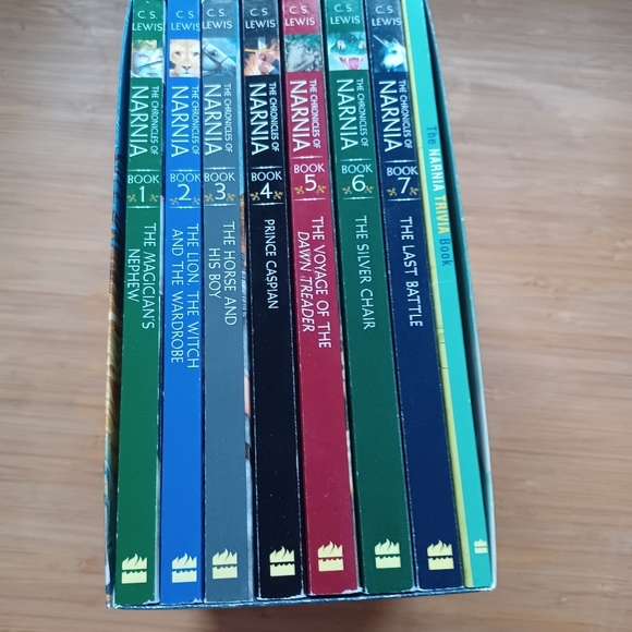 The Chronicles of Narnia 8-Book Box Set + Trivia Book by C.S. Lewis - Picture 7 of 8